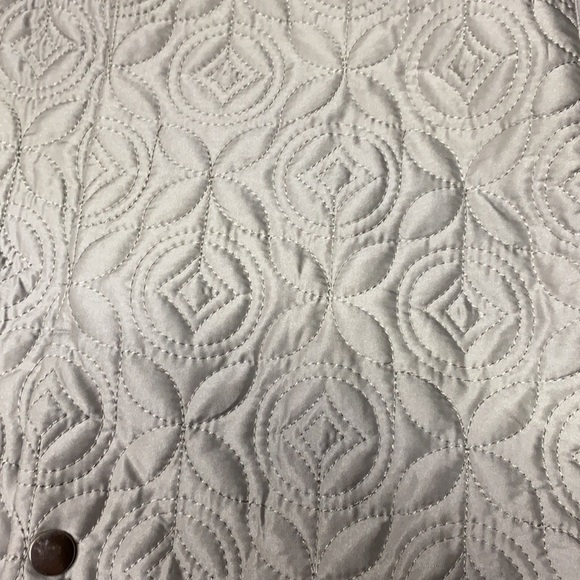 Women’s silver vest - Picture 2 of 3